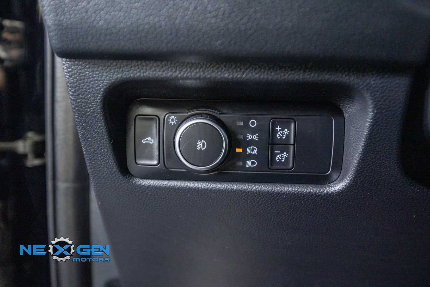 Used 2025 Ford Ranger XLT w/ Equipment Group 301A High AWD/4WD image 14