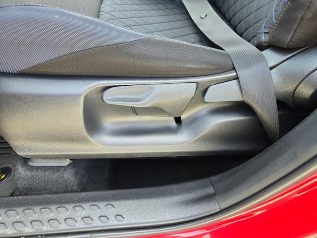 Used 2020 Toyota C-HR XLE FWD image 14