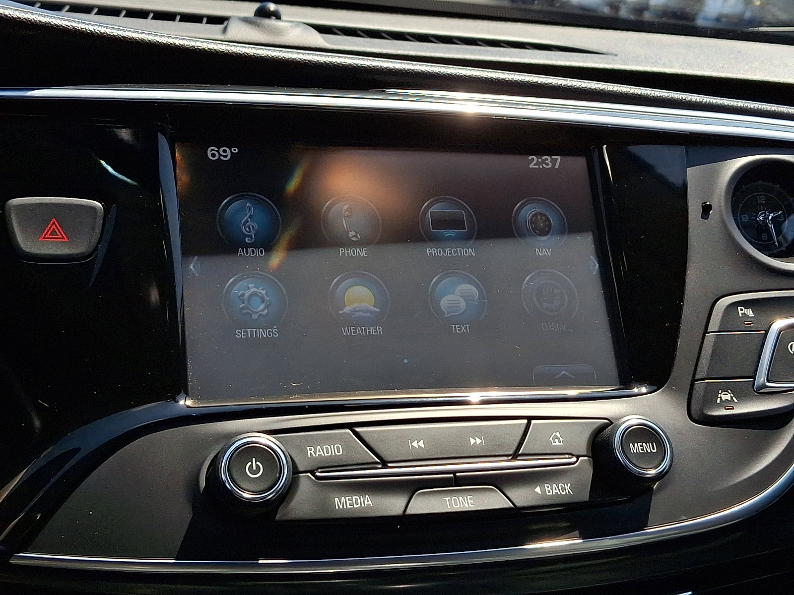 Used 2019 Buick Envision Premium AWD/4WD image 17