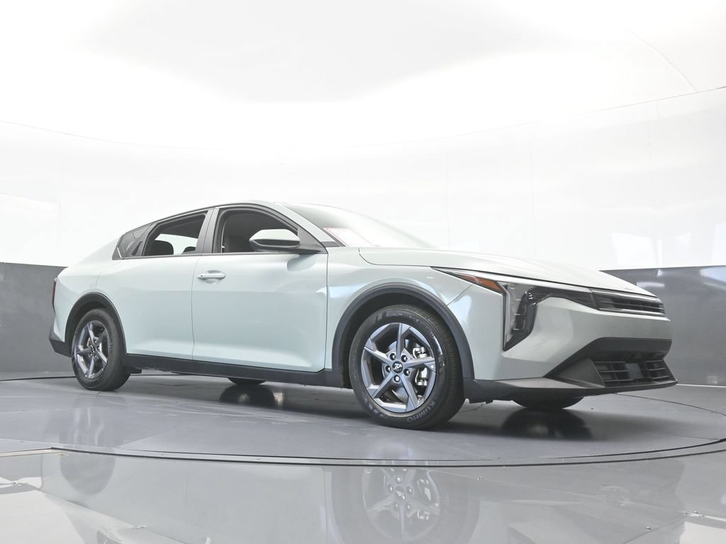 Used 2025 Kia K4 FWD image 59