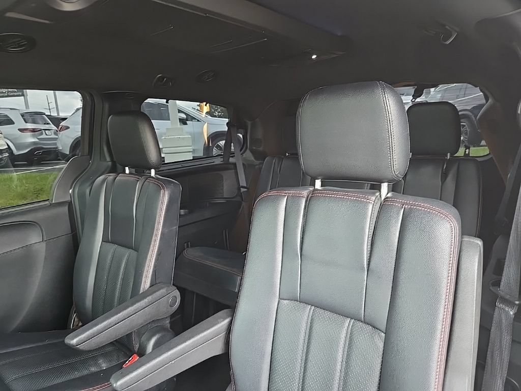 Used 2015 Dodge Grand Caravan R/T w/ Driver Convenience Group FWD image 27