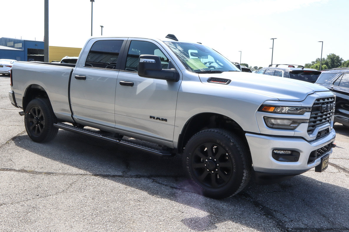 Used 2026 RAM 2500 Big Horn AWD/4WD image 3