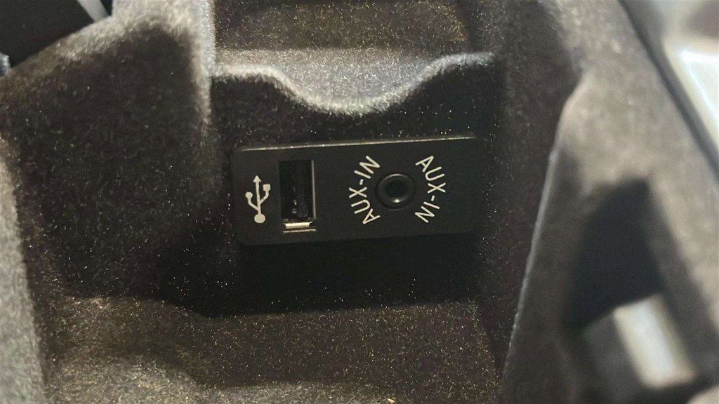 Used 2016 BMW i8 image 25