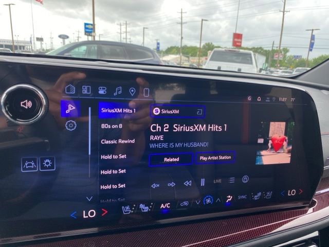 New 2026 Chevrolet Traverse RS w/ LPO, Floor Liner Package FWD image 23