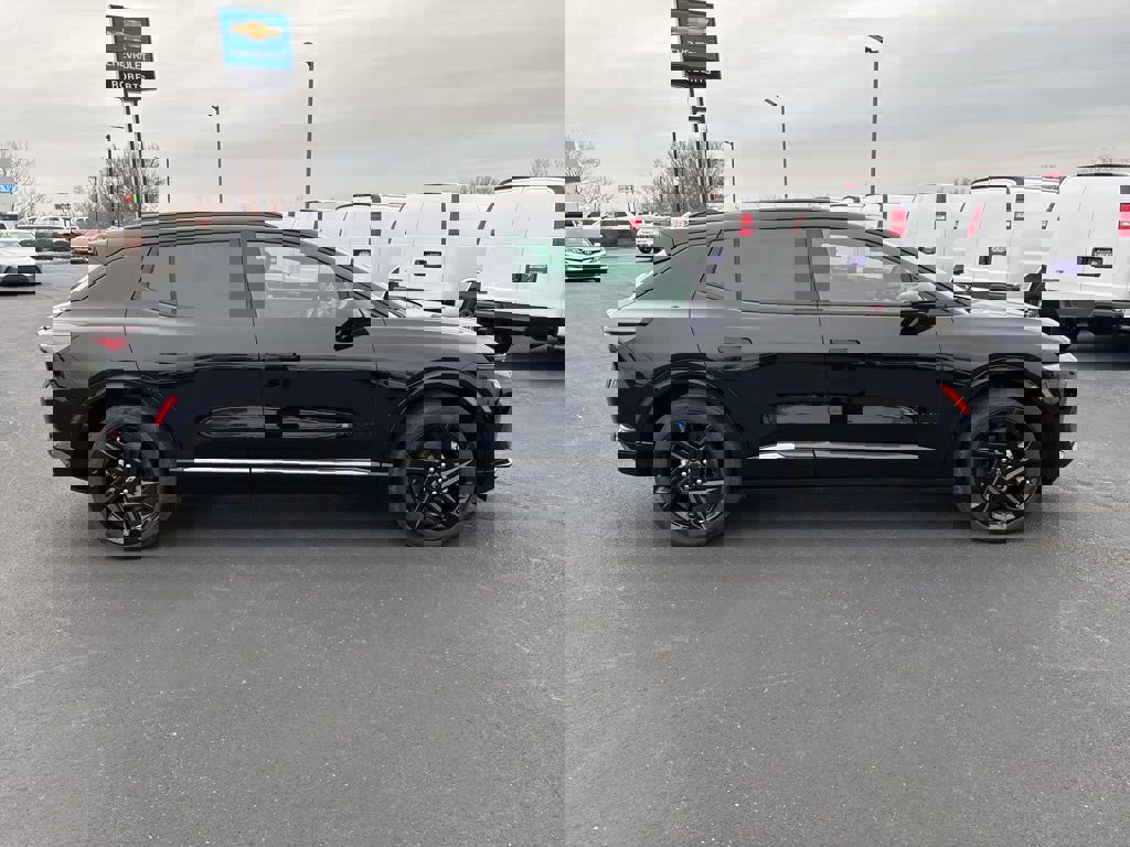 New 2026 Chevrolet Equinox EV RS image 2