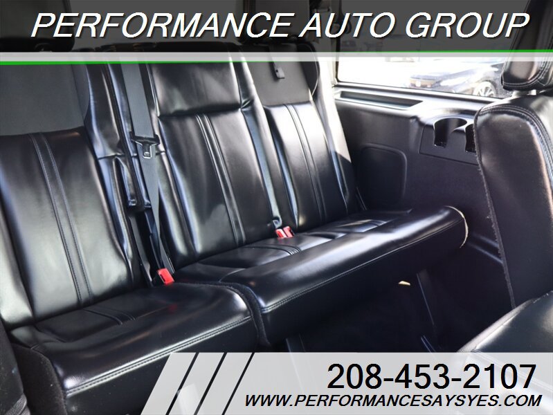 Used 2016 Lincoln Navigator Select image 12
