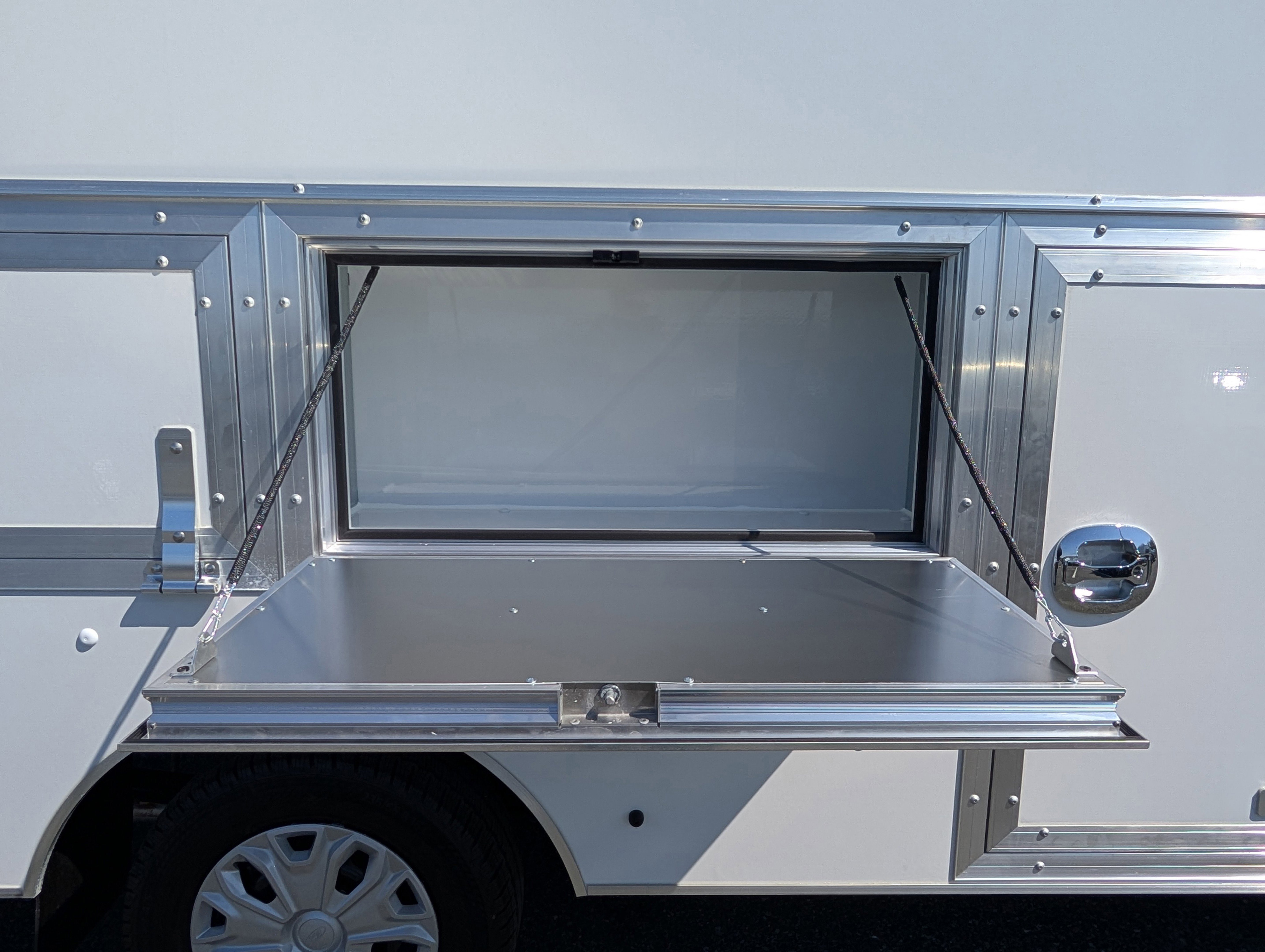 New 2025 Ford Transit 350 w/ Interior Upgrade Package image 9