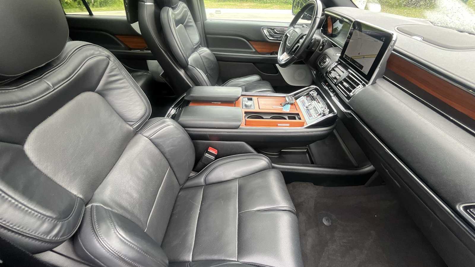 Used 2019 Lincoln Navigator Reserve AWD/4WD image 11