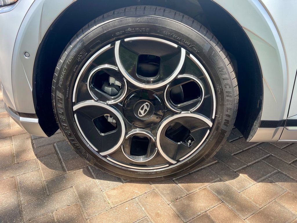 Used 2024 Hyundai Ioniq 5 Limited image 11