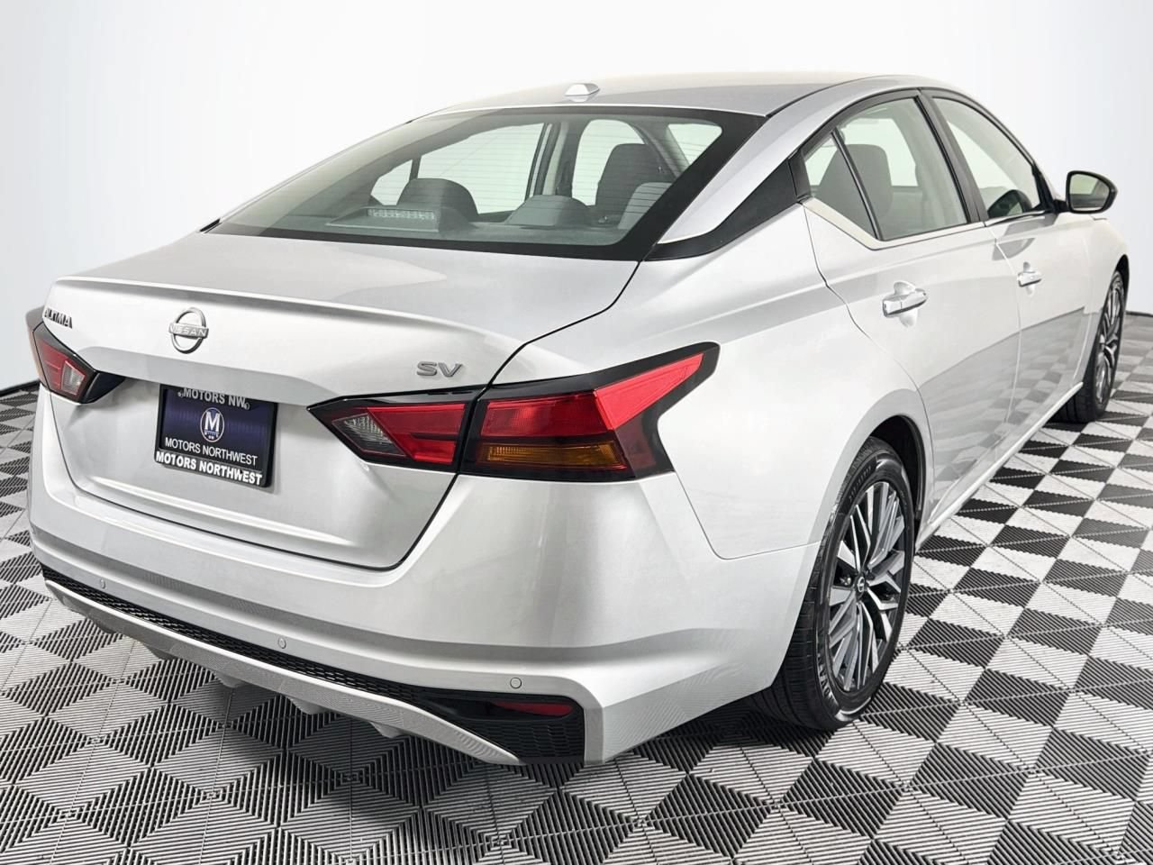 Used 2024 Nissan Altima 2.5 SV FWD image 23
