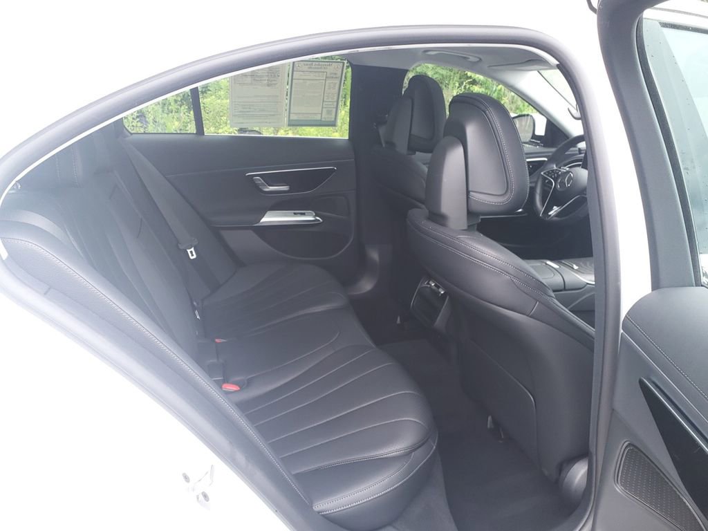 Used 2025 Mercedes-Benz E 350 Sedan image 12