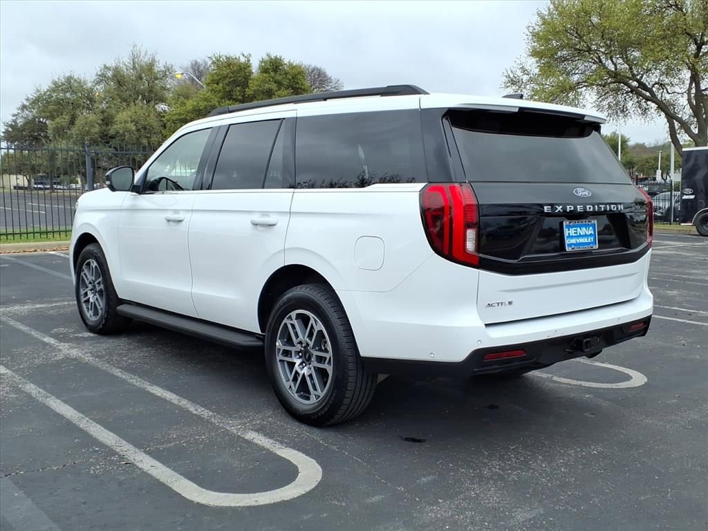 Used 2025 Ford Expedition Active image 10