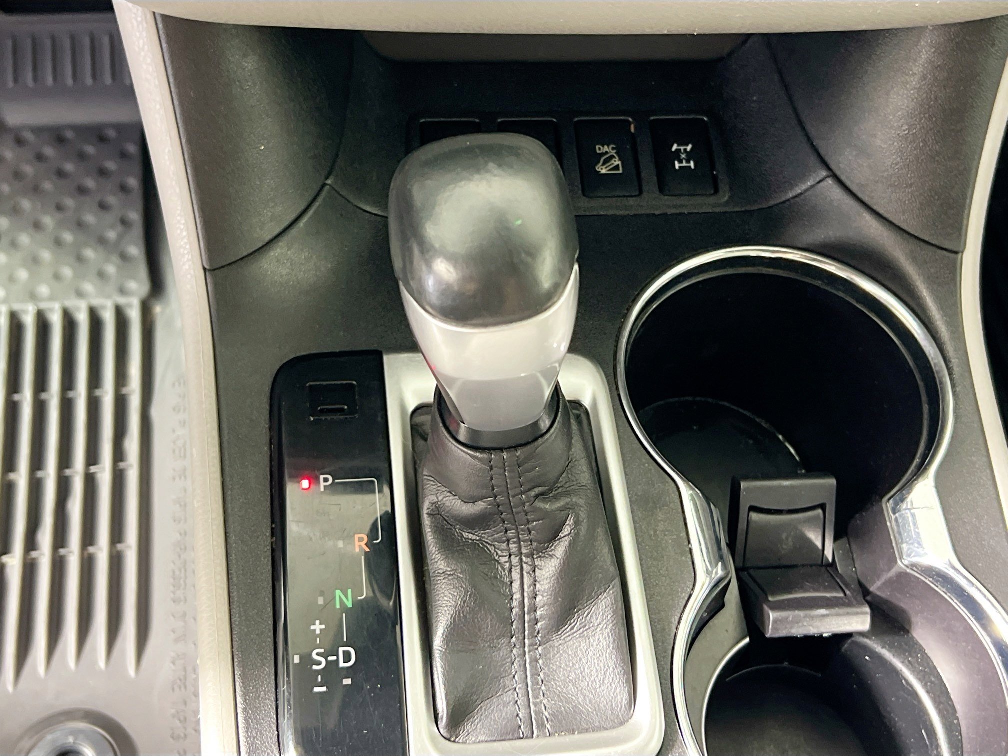 Used 2019 Toyota Highlander XLE image 25