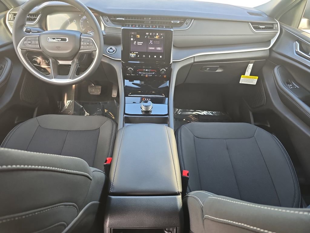 New 2025 Jeep Grand Cherokee Laredo image 9