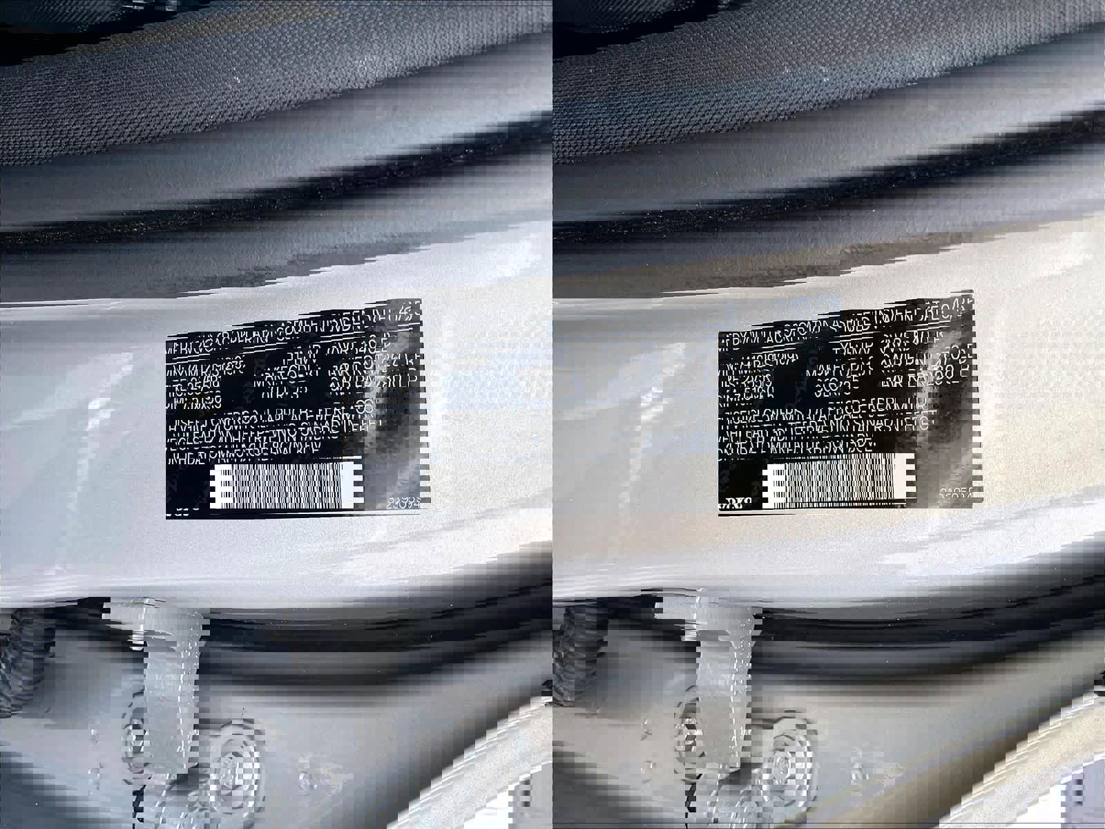 Used 2025 Volvo XC60 B5 Core image 34