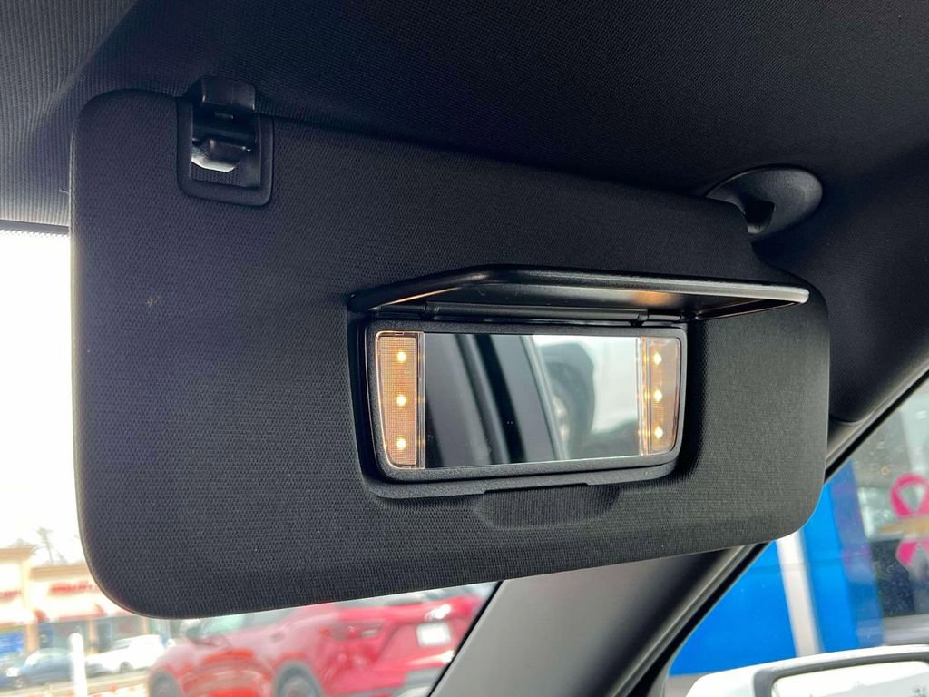 Used 2023 Chevrolet Traverse RS AWD/4WD image 28