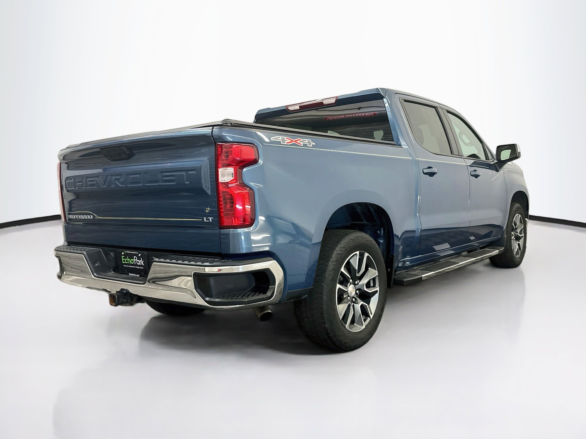 Used 2024 Chevrolet Silverado 1500 LT AWD/4WD image 9
