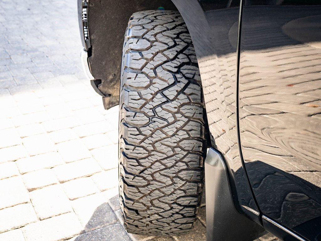 Used 2020 Chevrolet Silverado 1500 LTZ w/ LTZ Premium Package image 40