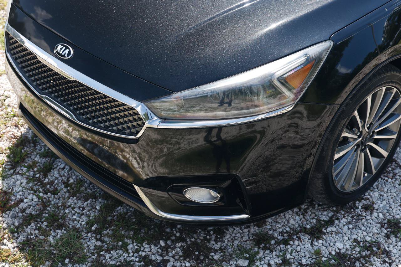 Used 2017 Kia Cadenza Premium w/ Luxury Package FWD image 29