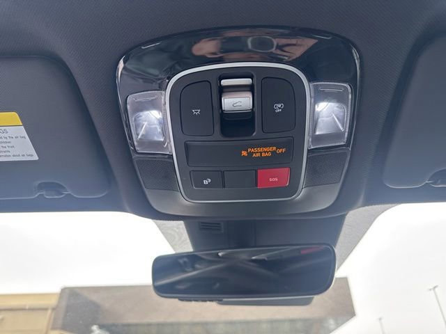 Certified 2025 Hyundai Santa Cruz Limited image 18