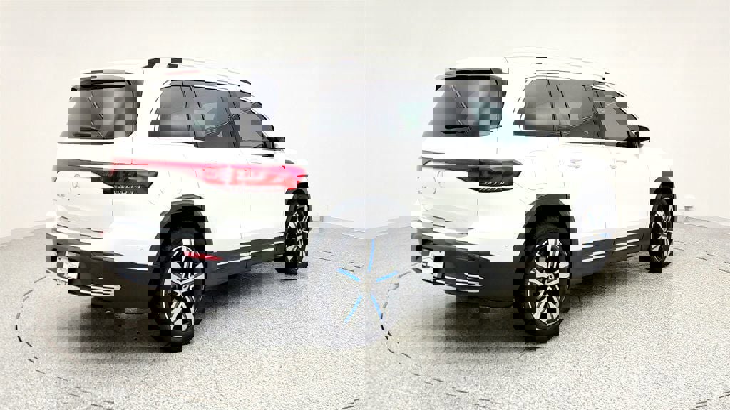 Used 2023 Mercedes-Benz EQB 250+ w/ Exclusive Package image 5