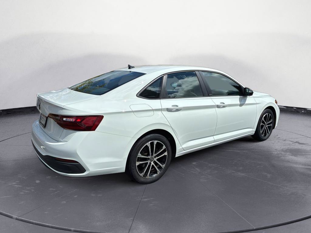 Used 2023 Volkswagen Jetta Sport FWD image 7