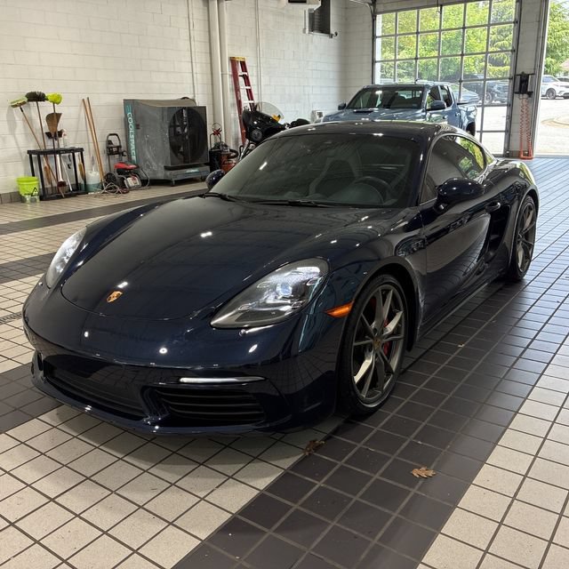 Used 2017 Porsche 718 Cayman S RWD image 2