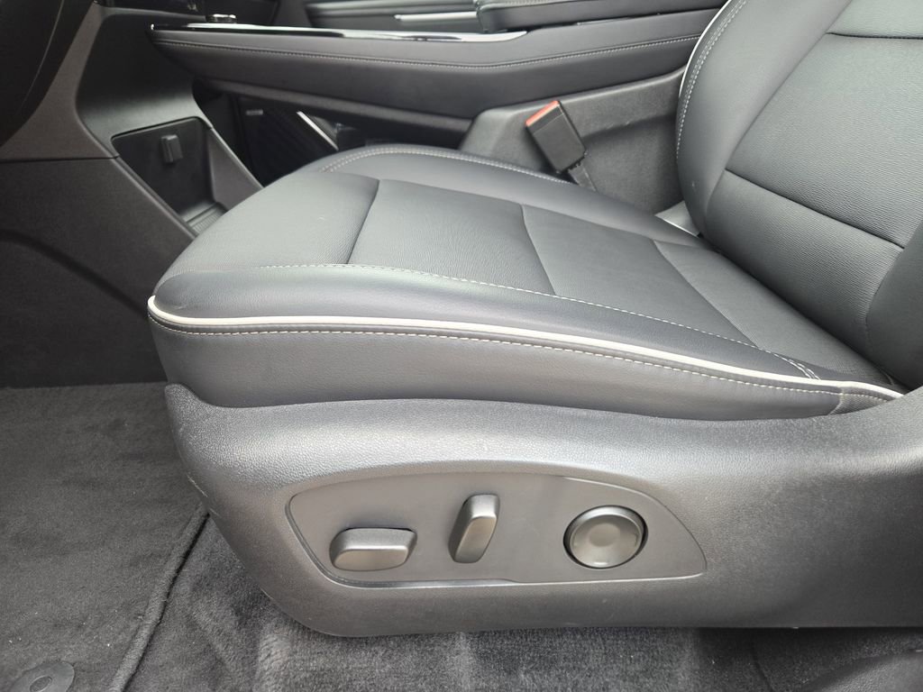 Used 2025 Buick Enclave Preferred AWD/4WD image 19