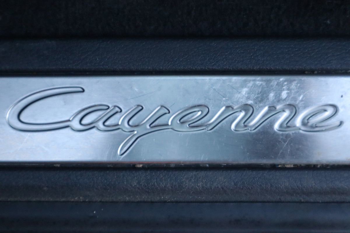 Used 2016 Porsche Cayenne image 28