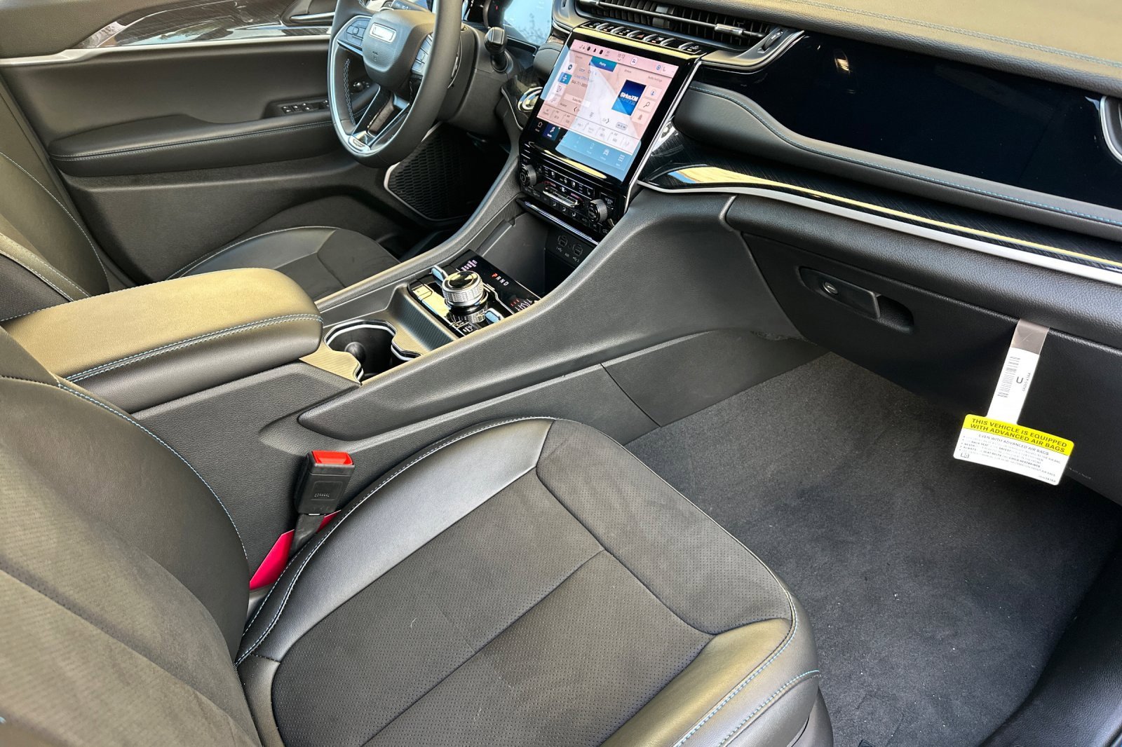 New 2023 Jeep Grand Cherokee Trailhawk w/ Advanced Protech Group II image 15