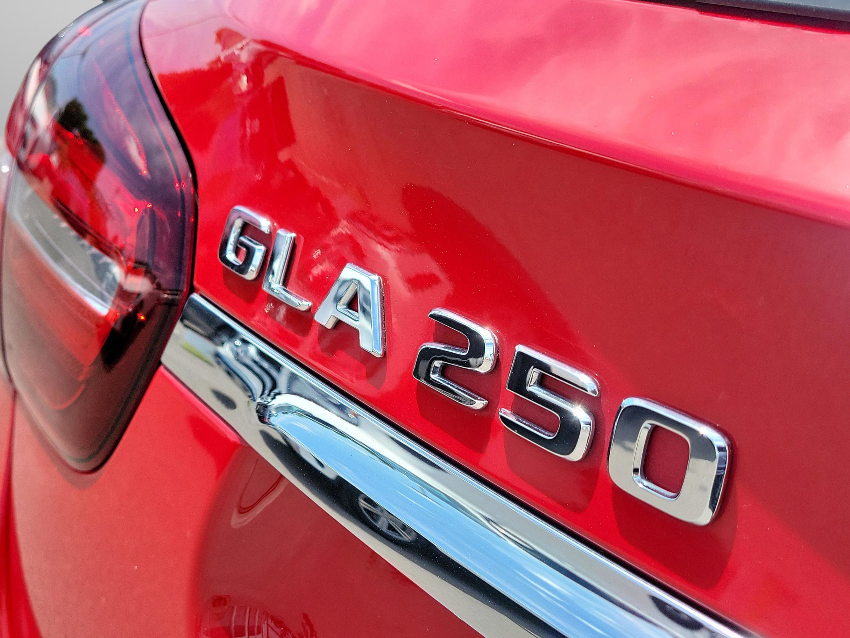 Certified 2019 Mercedes-Benz GLA 250 image 32