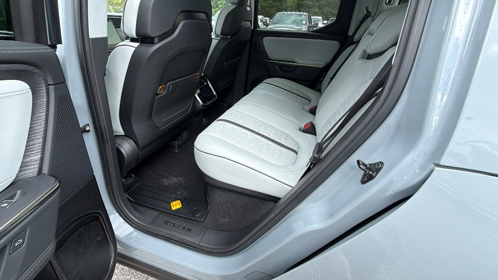 Used 2025 Rivian R1T Adventure AWD/4WD image 24