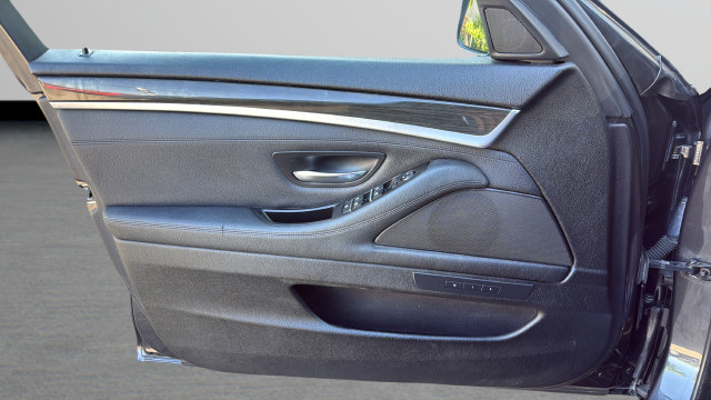 Used 2011 BMW 528i Sedan RWD image 9