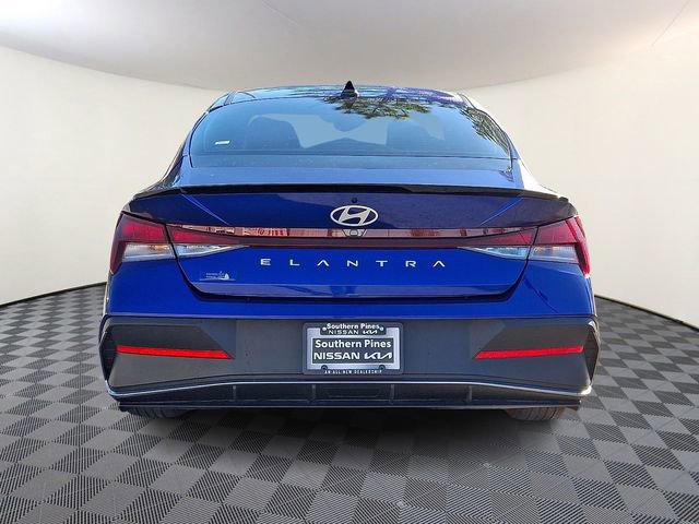 Used 2025 Hyundai Elantra Sport image 5
