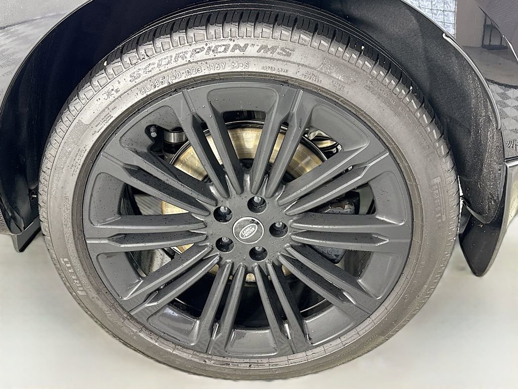 Certified 2025 Land Rover Range Rover Long Wheelbase Autobiography AWD/4WD image 34