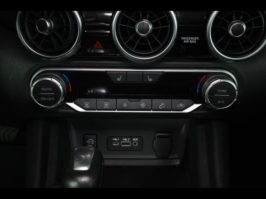 Used 2025 Nissan Sentra SR w/ Midnight Edition FWD image 24