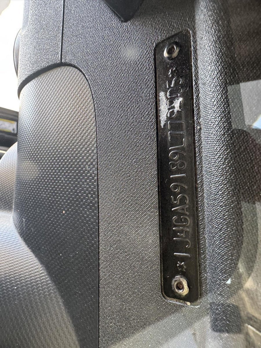 Used 2009 Jeep Wrangler Unlimited Sahara w/ Mopar Leather Group AWD/4WD image 31