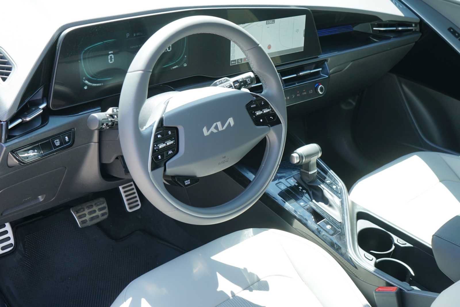 Certified 2024 Kia Niro EX Touring FWD image 8