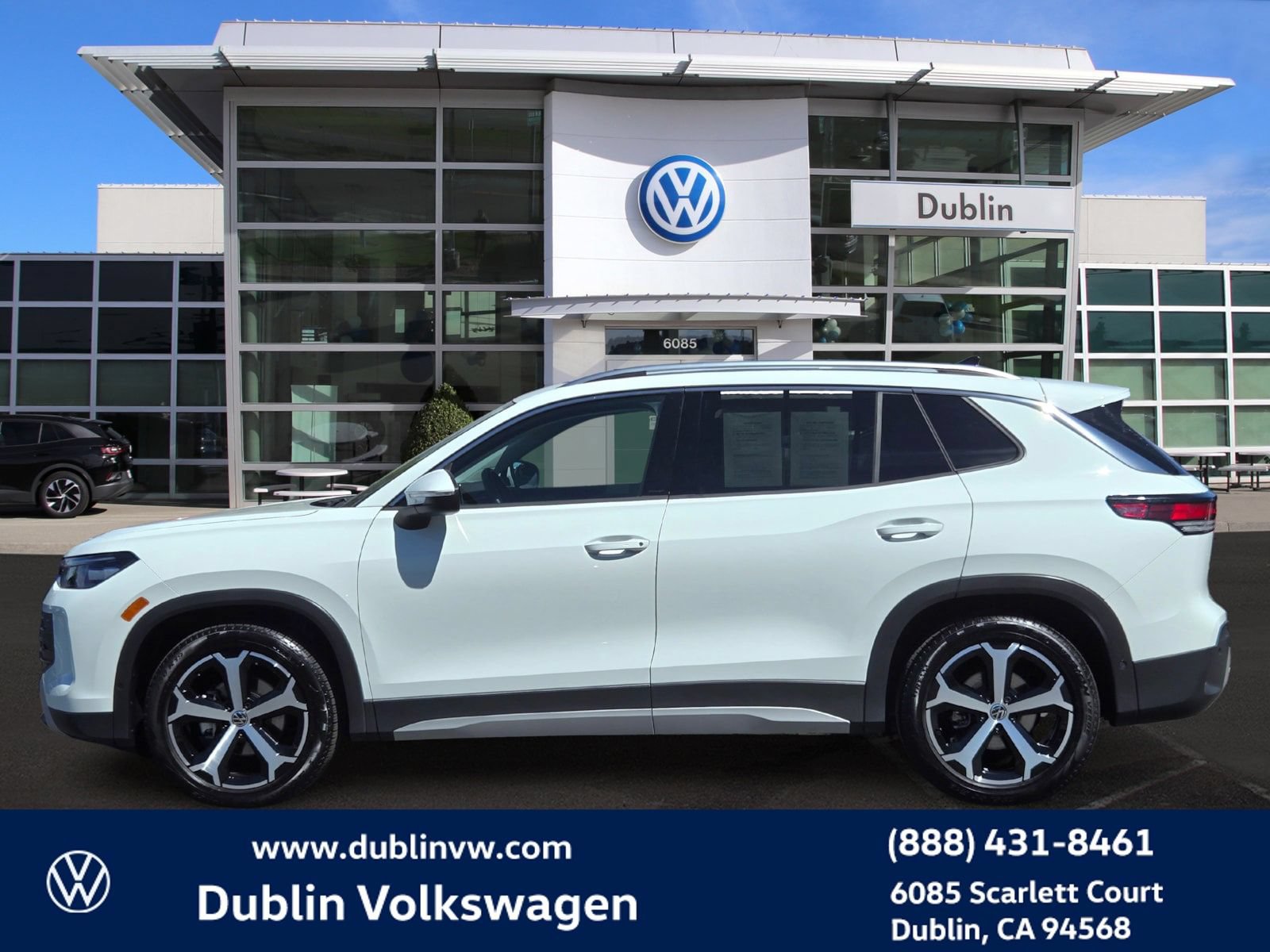 Certified 2026 Volkswagen Tiguan SE FWD image 7