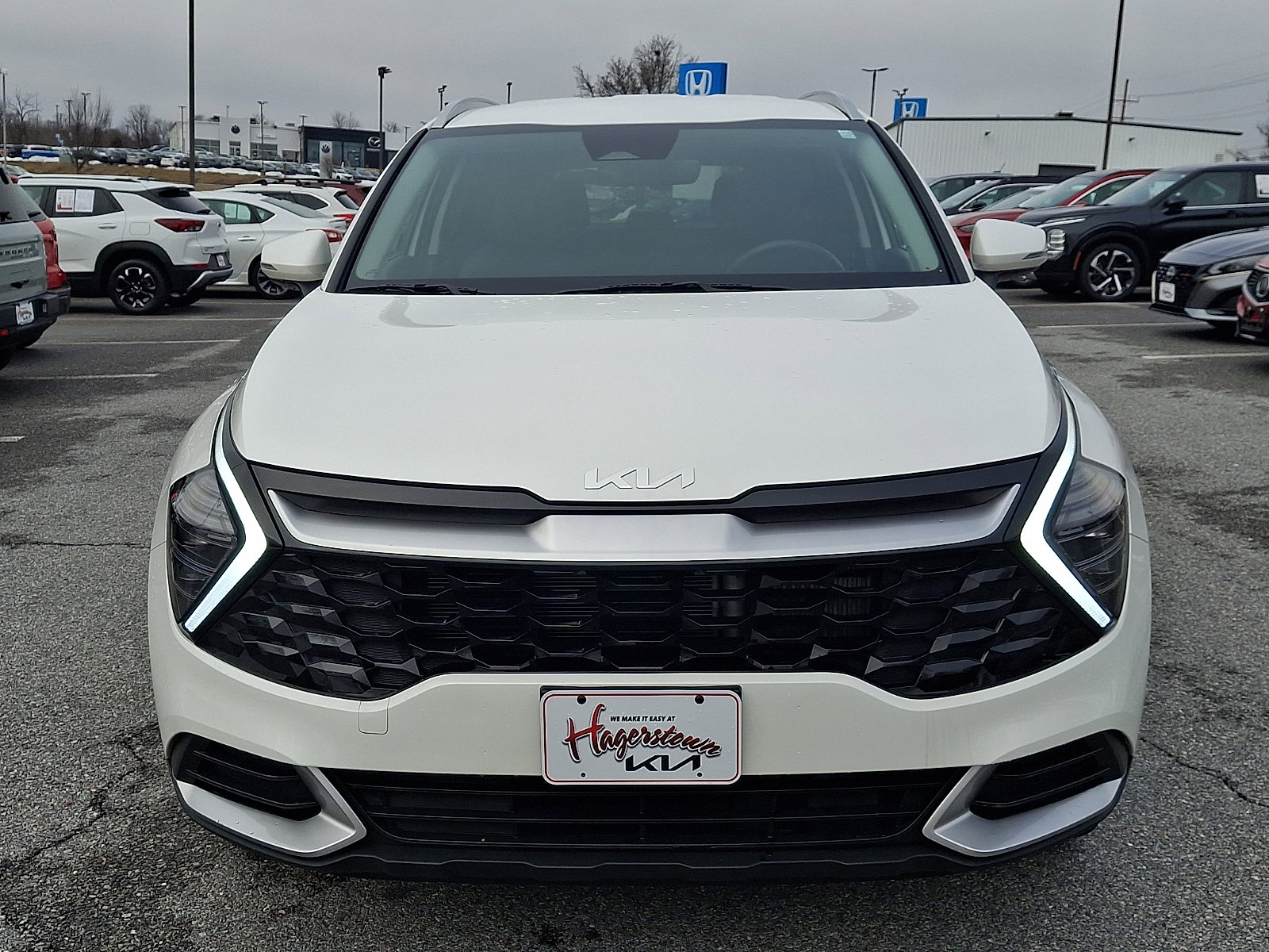 Used 2025 Kia Sportage EX image 2