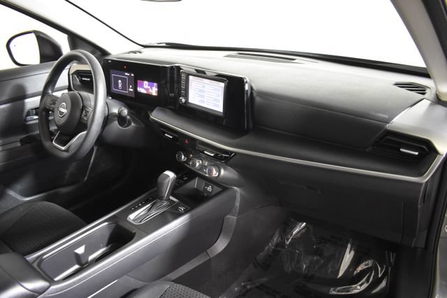 Certified 2025 Nissan Kicks S FWD image 31