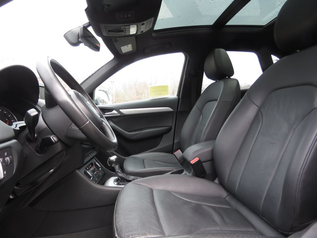 Used 2018 Audi Q3 2.0T Premium w/ Convenience Package AWD/4WD image 10
