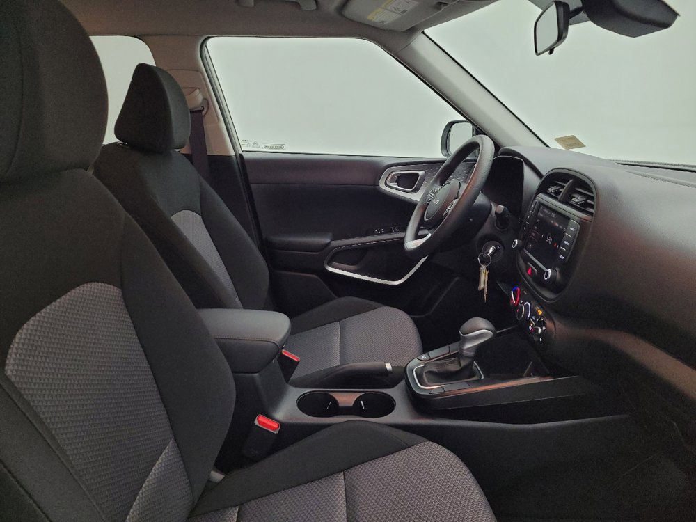 Used 2025 Kia Soul LX w/ LX Technology Package image 21