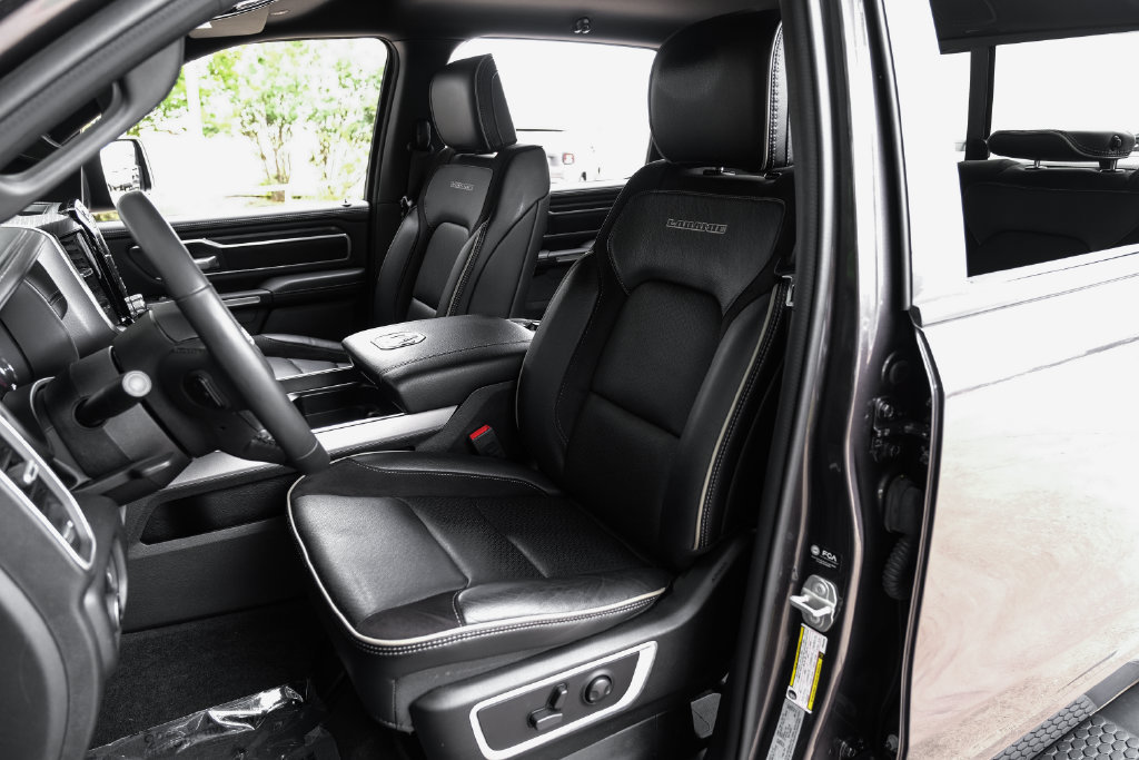 Used 2023 RAM 1500 Laramie AWD/4WD image 8