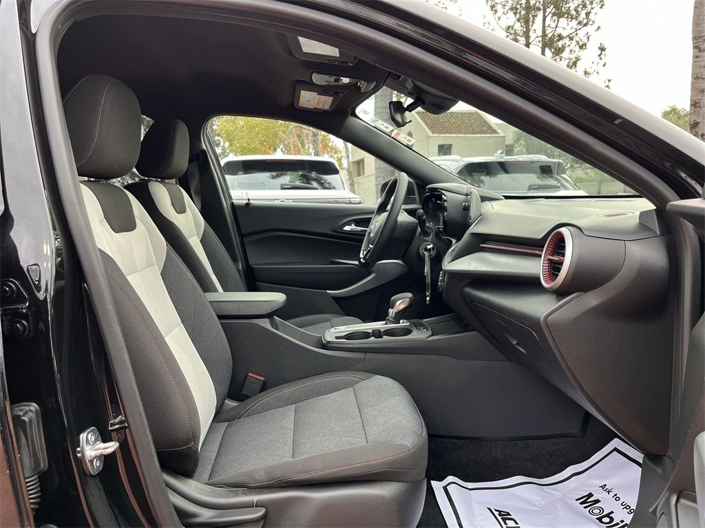 Used 2024 Chevrolet Trax RS w/ Driver Confidence Package image 25