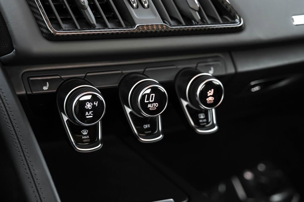 Used 2018 Audi R8 V10 plus image 24