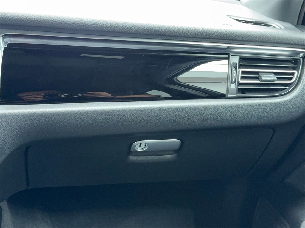 Used 2024 Porsche Macan image 20