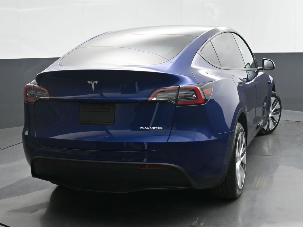 Used 2023 Tesla Model Y AWD image 5