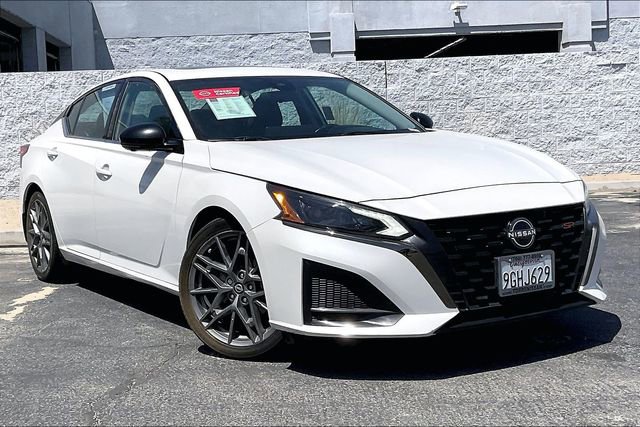 Certified 2023 Nissan Altima 2.0 SR FWD image 12