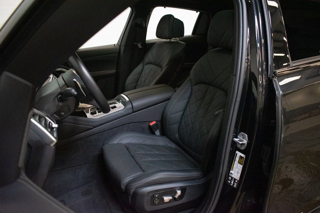 Certified 2025 BMW X6 M60i w/ Parking Assistance Package image 22